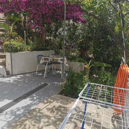 Apartman Tudor Kuzma ฮวาร์ ภายนอก รูปภาพ