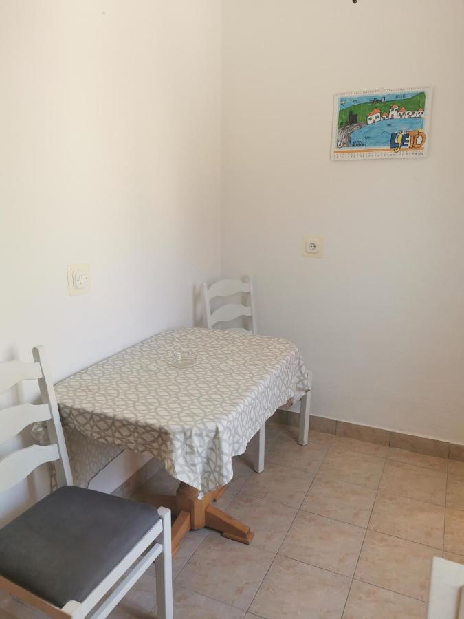 Apartman Tudor Kuzma ฮวาร์ ภายนอก รูปภาพ