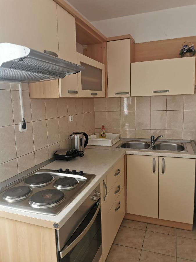 Apartman Tudor Kuzma ฮวาร์ ภายนอก รูปภาพ
