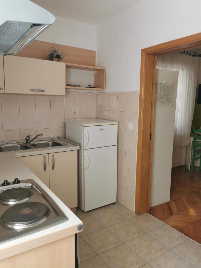Apartman Tudor Kuzma ฮวาร์ ภายนอก รูปภาพ